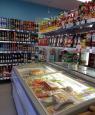 Продавец в продуктовый магазин